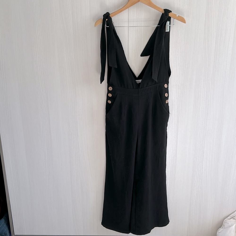 Black tie shoulder wide leg jumpsuit size xs